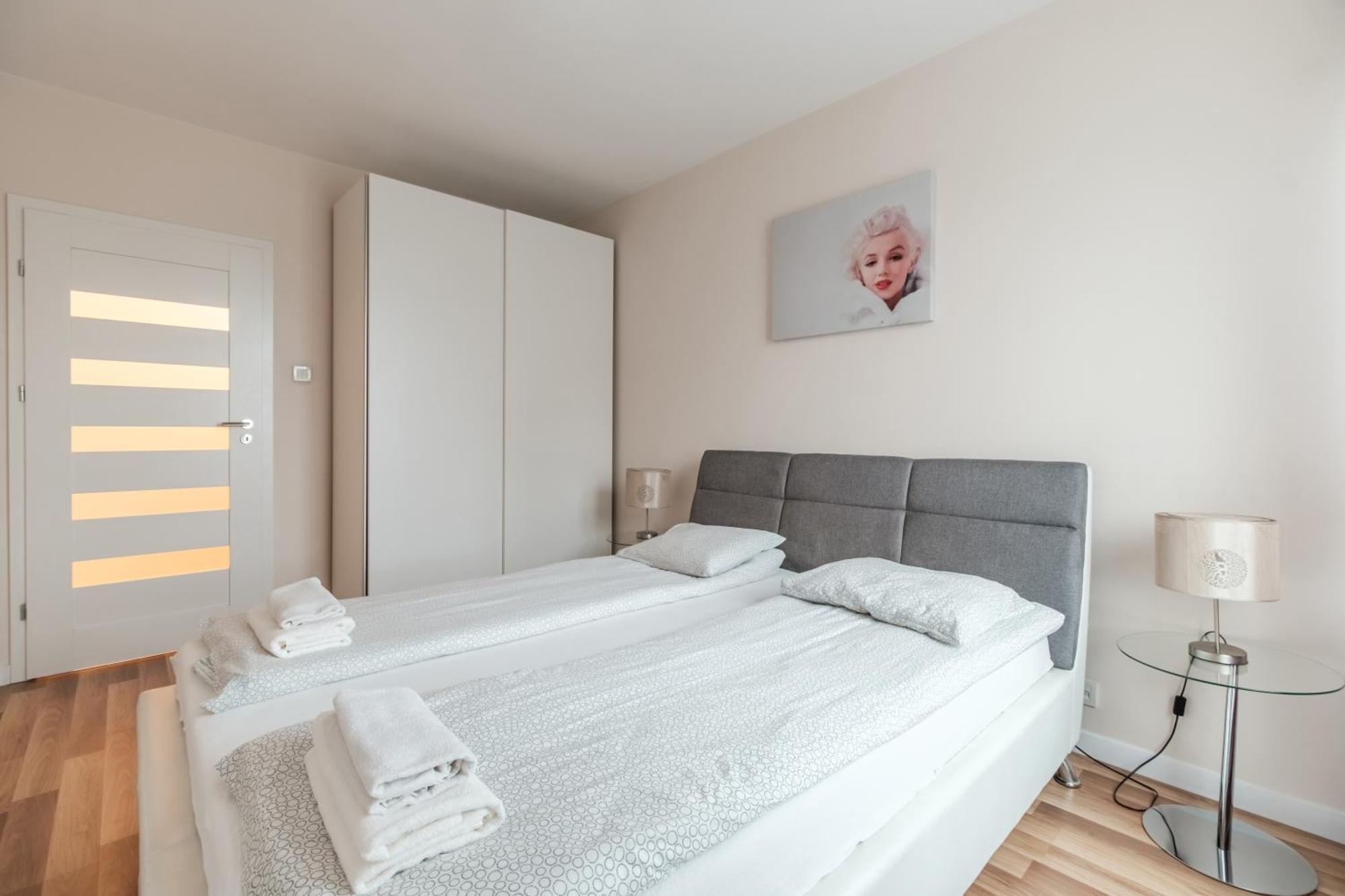 Warsaw Inside Apartments Exterior photo